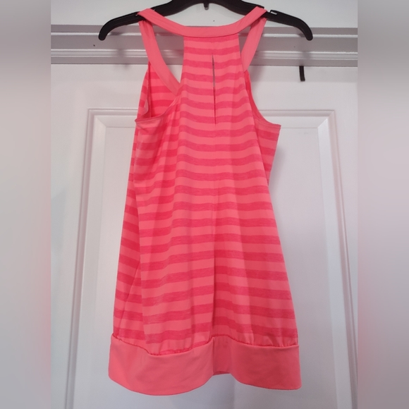 Old Navy Active Tank - Picture 4 of 8